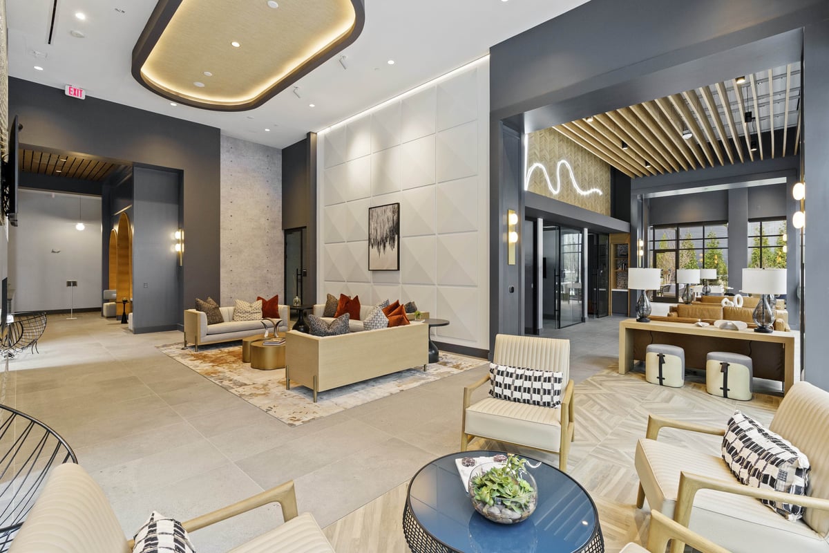 Lobby lounge with plenty of space to work and gather. 