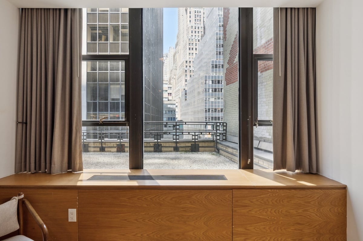 FAWNYC-30-web-or-mls-A7400338