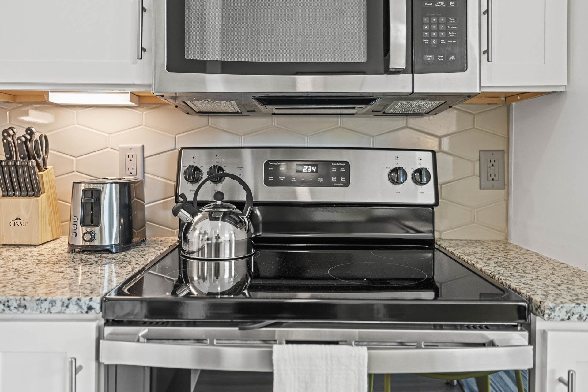 AUTX0002-PSTU_23-web-or-mls-024