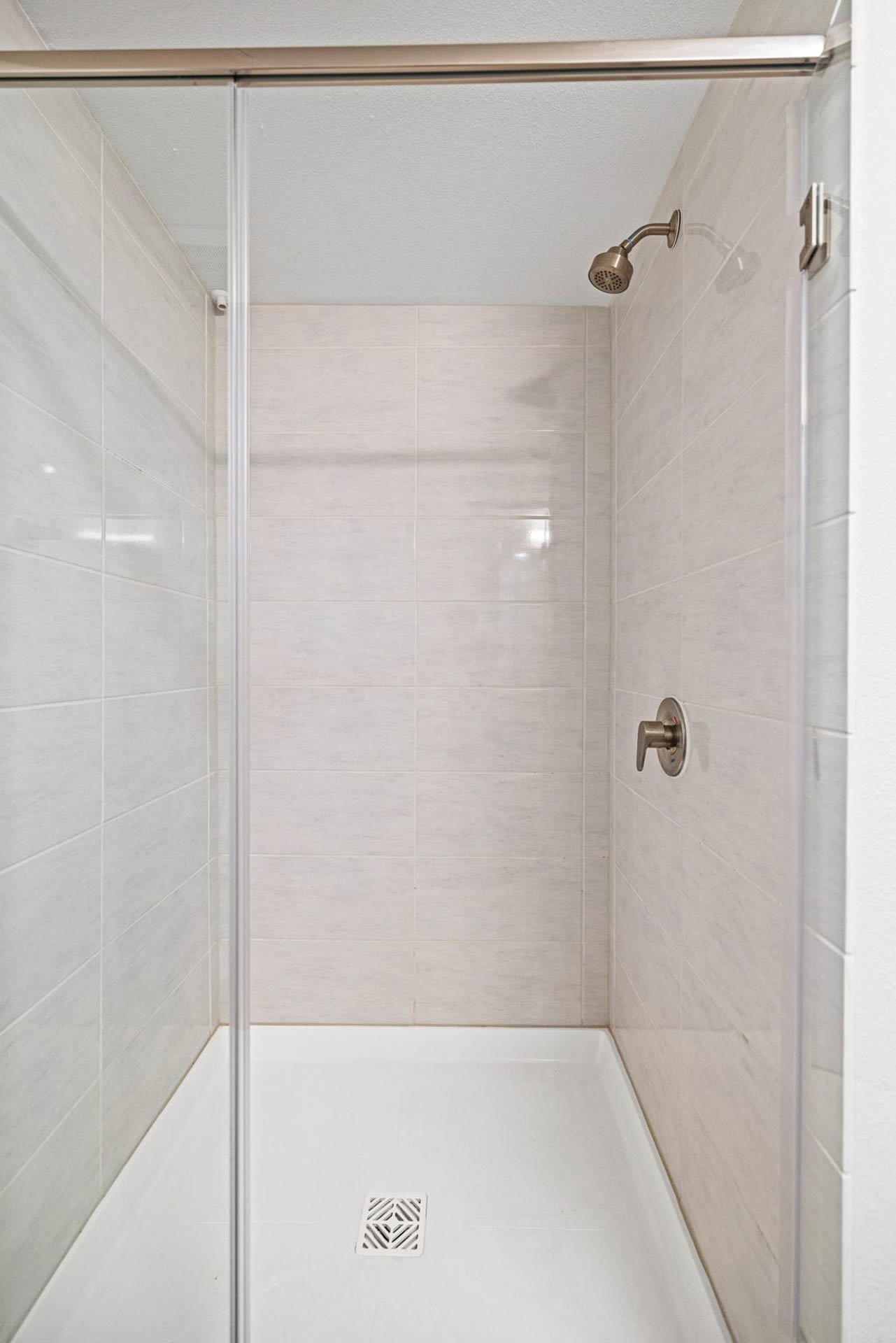 AUTX0002-PSTU_4-web-or-mls-004