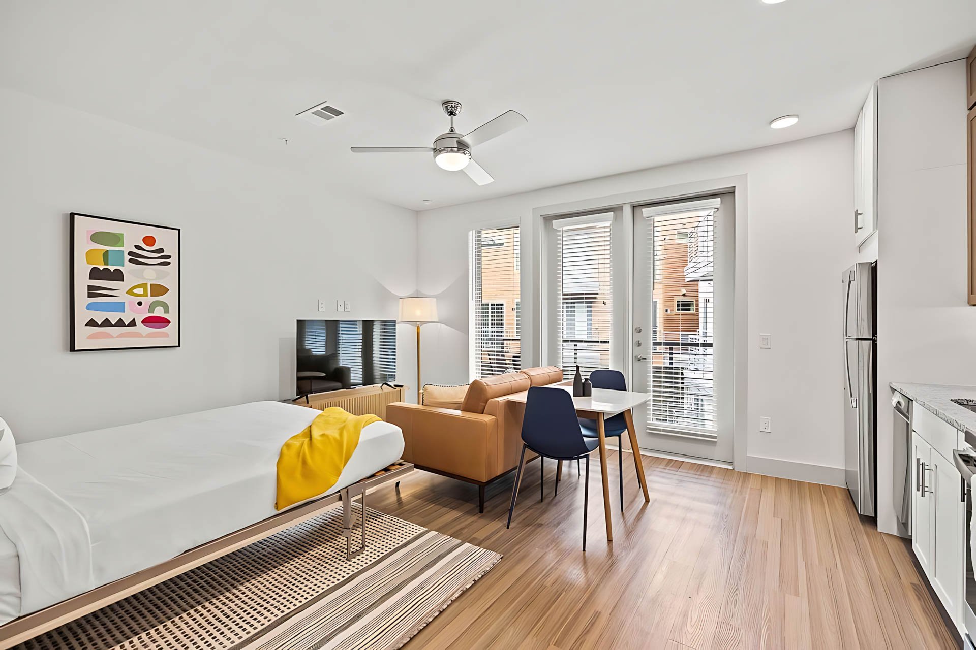 AUTX002_Guestroom_Studio Apartment_Lounge Area_Studio with bed sofa kitchen