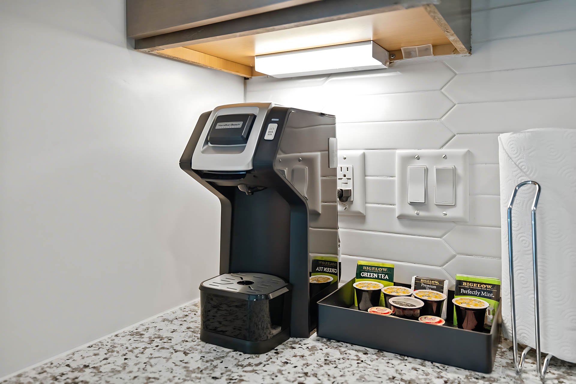 AUTX002_Guestroom_Studio Apartment_Wet Bar_Coffee maker tea pods