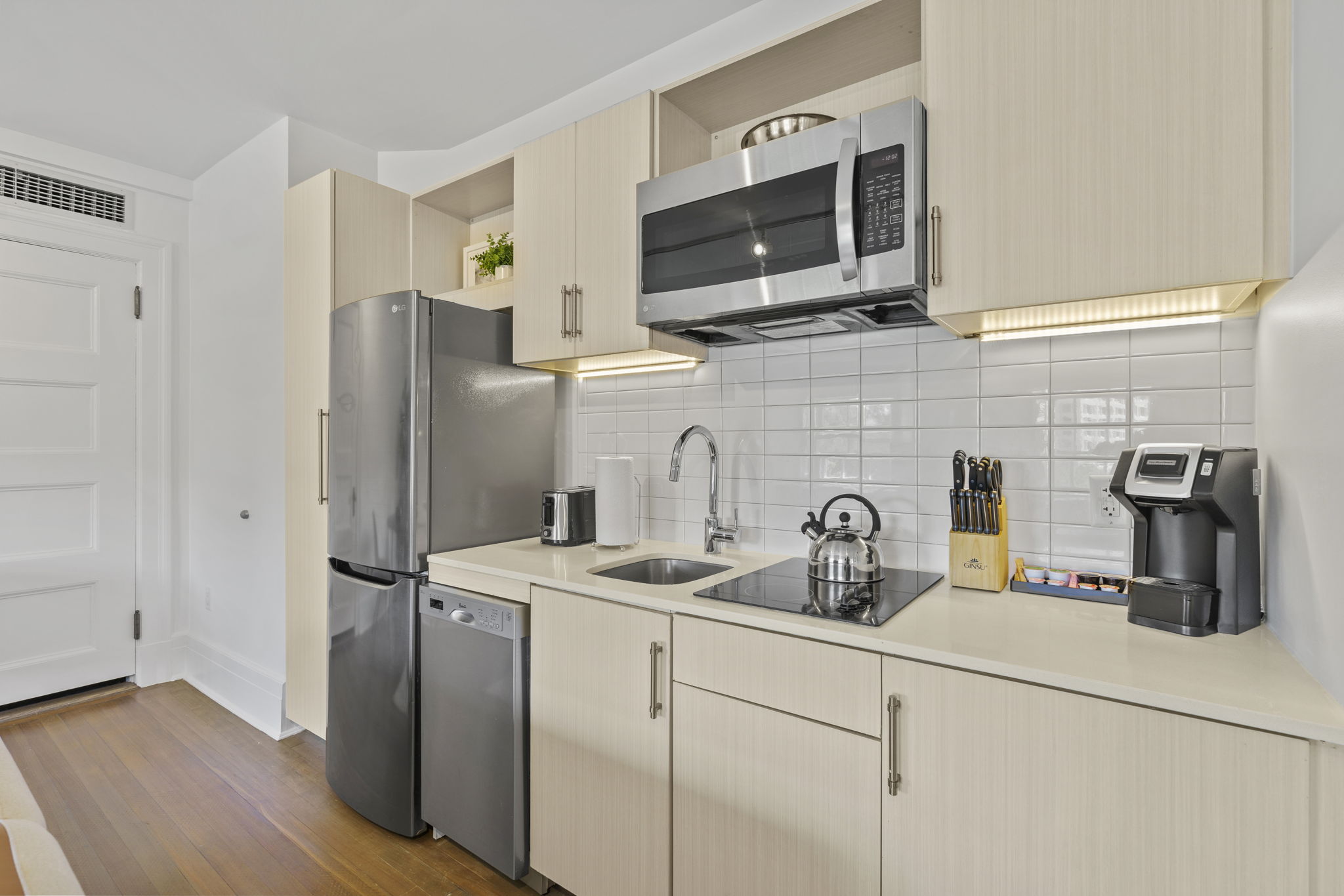 WADC0006-1BD_14-web-or-mls-014