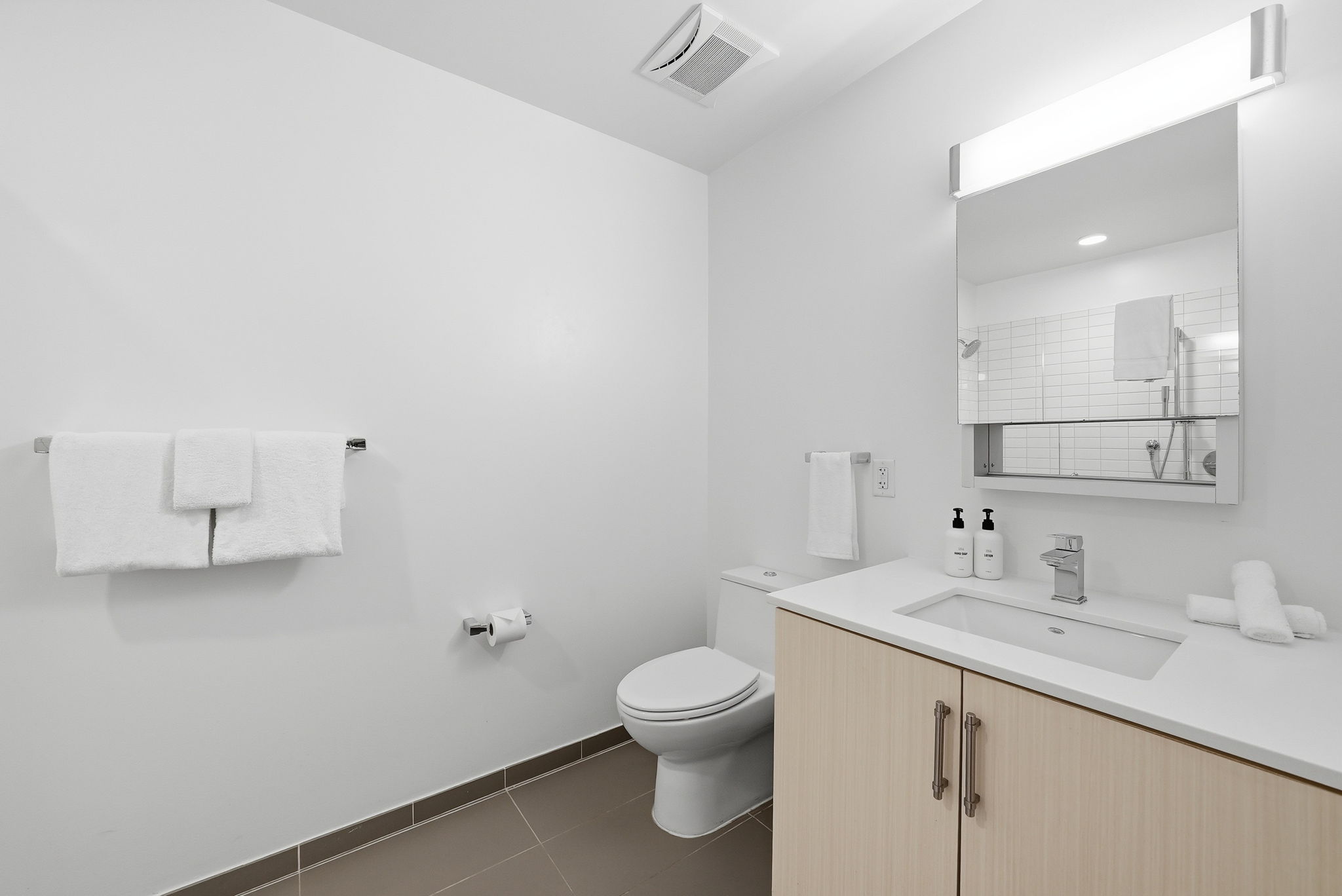 Premium Studio Mobility, Transfer Shower_Unit105_WEB (23)
