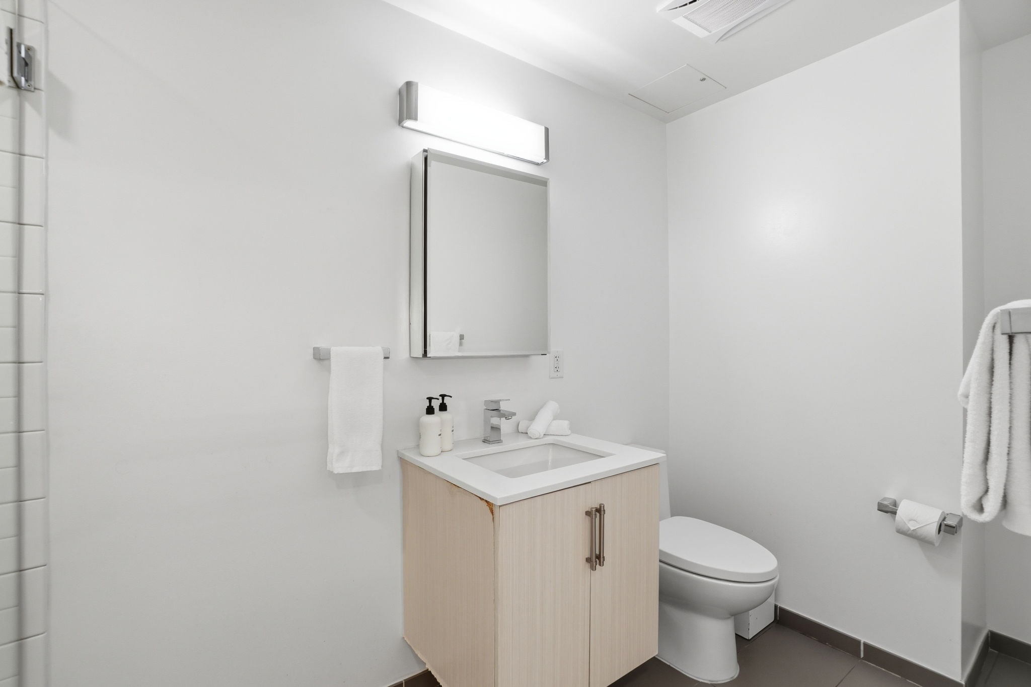 Studio Tower_Unit 206_WEB (19)