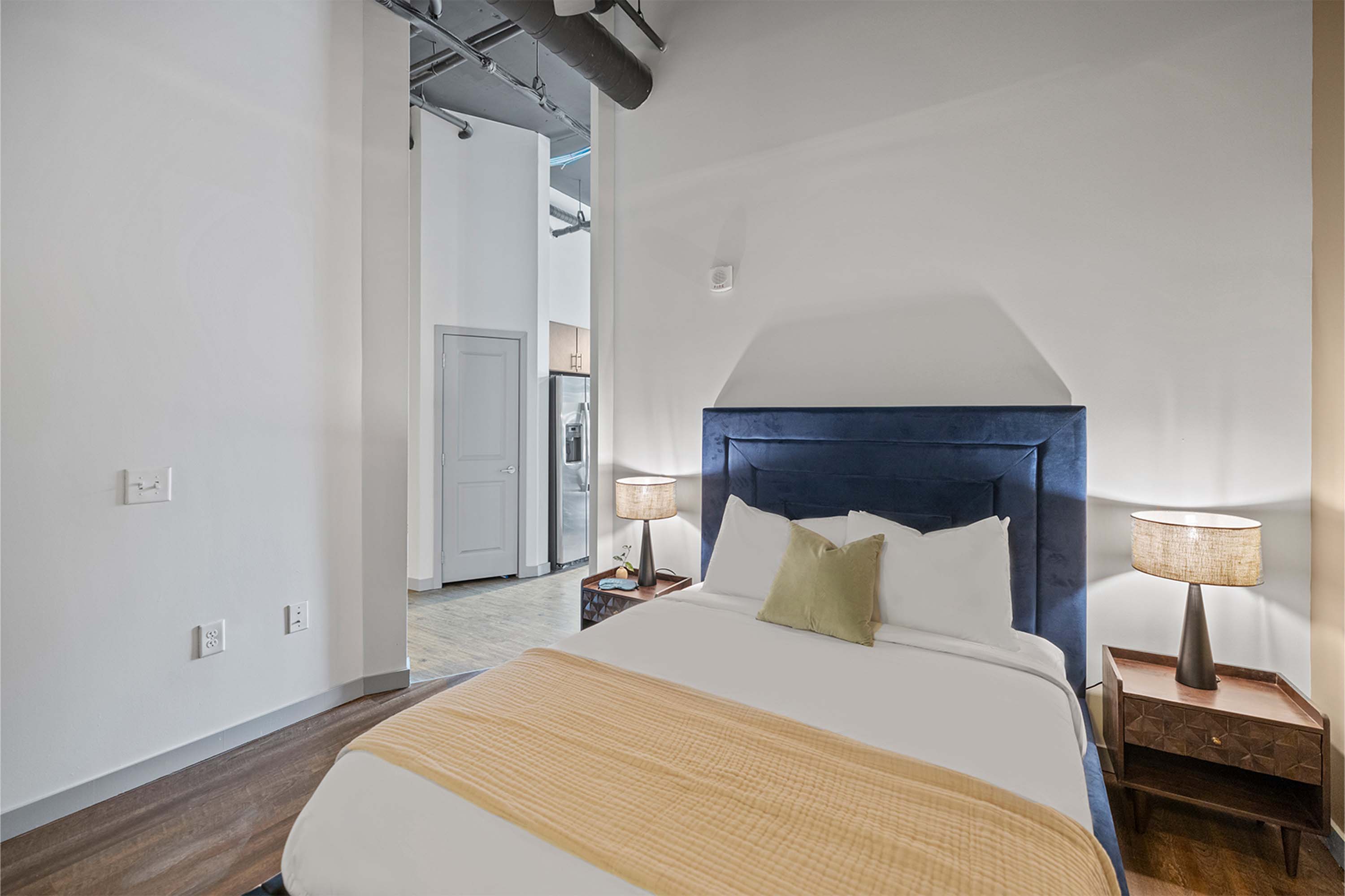 Queen bed in loft.