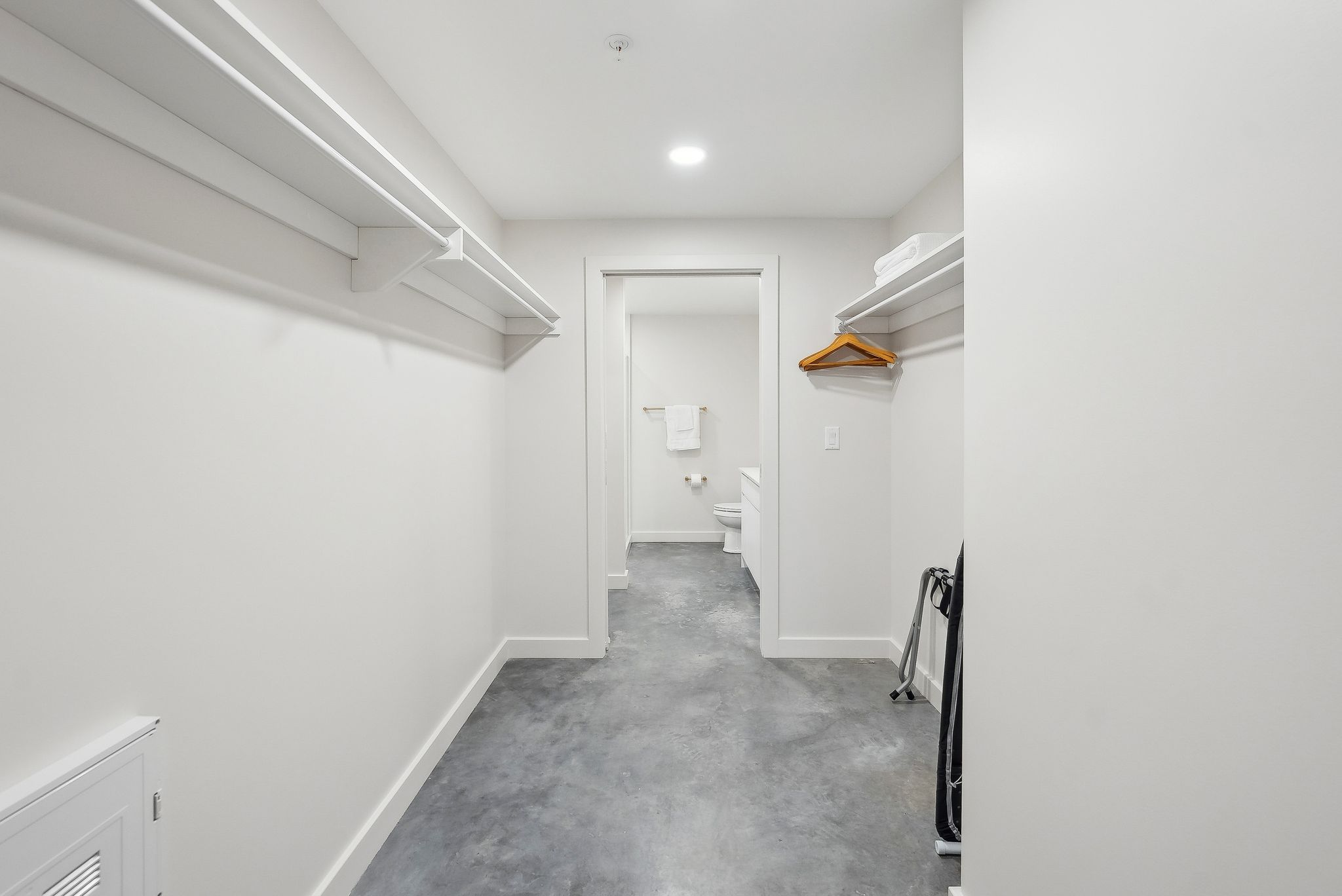 SAUT0001-1BDB-405_WebHDR021