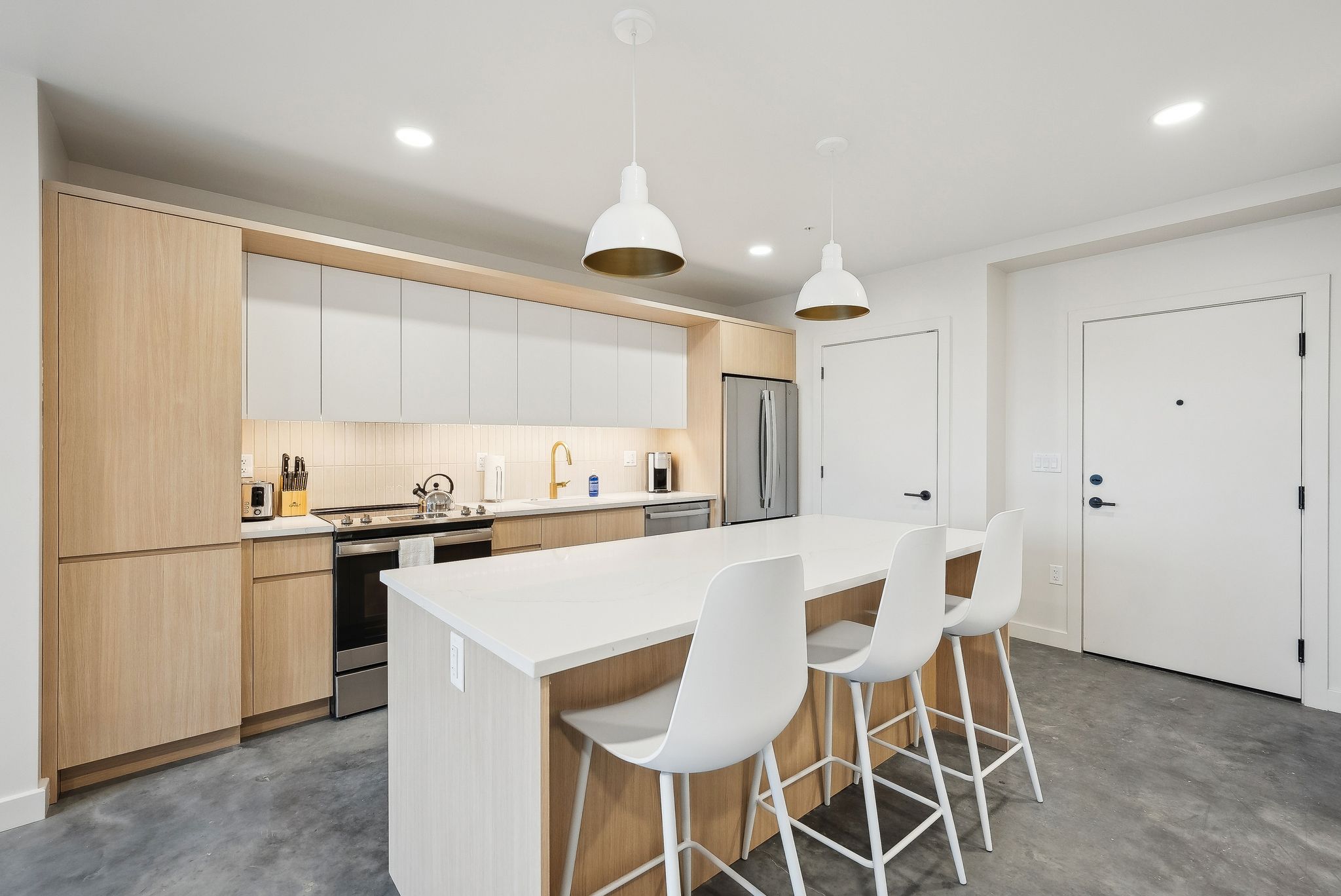 SAUT0001-1BDB-405_WebHDR011