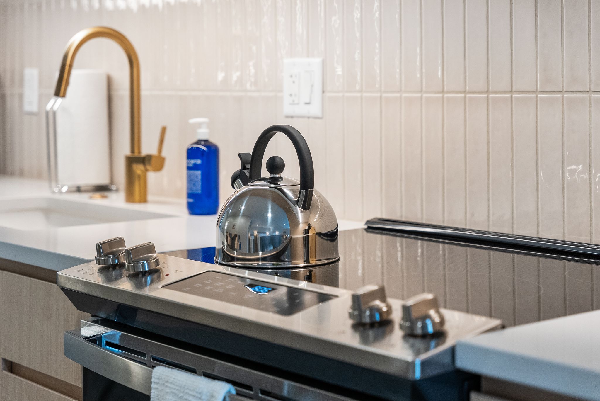 SAUT0001-PSTU-408_Web017