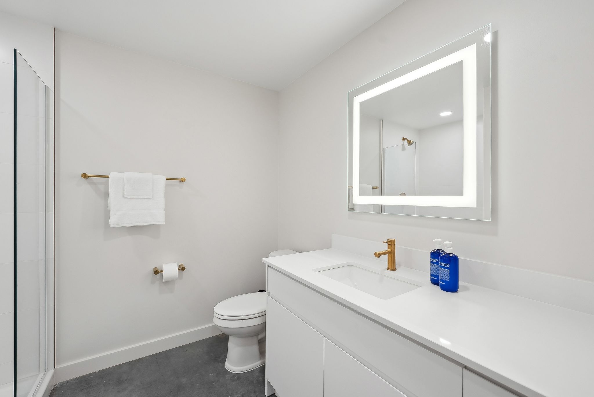 SAUT0001-PSTU-408_Web002