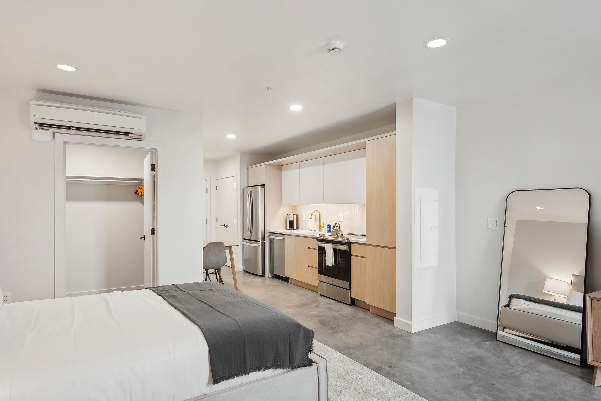 SAUT0001-PSTU-408_Web022