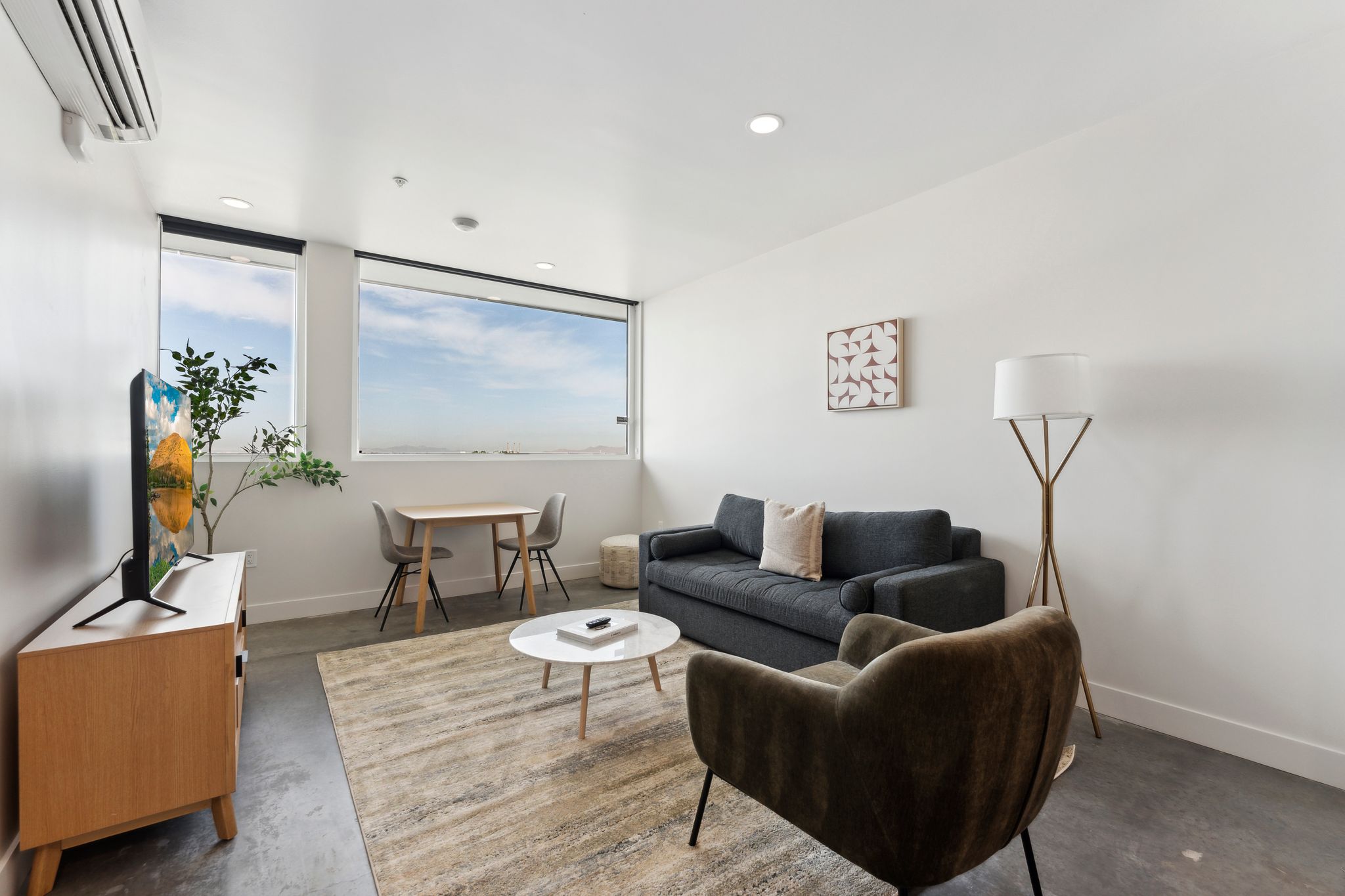 SAUT0001-2BDHT-1005-Web_HDR007