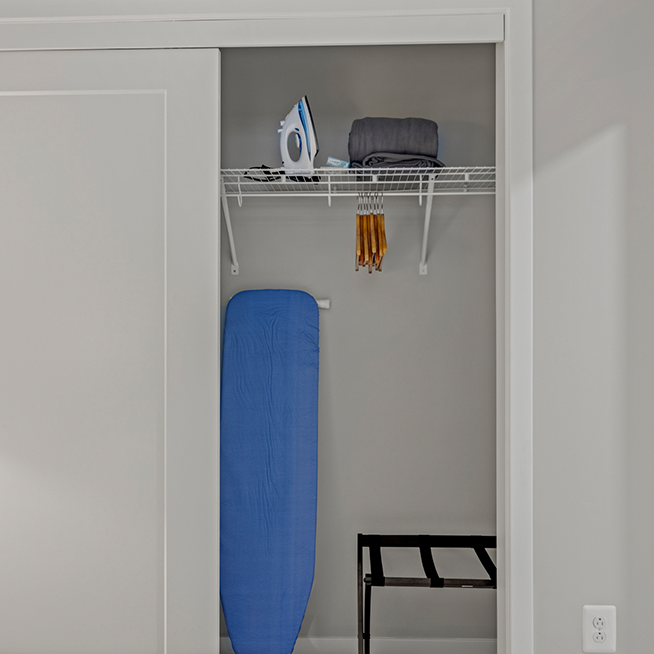 WHYCARCO-1BD_Closet