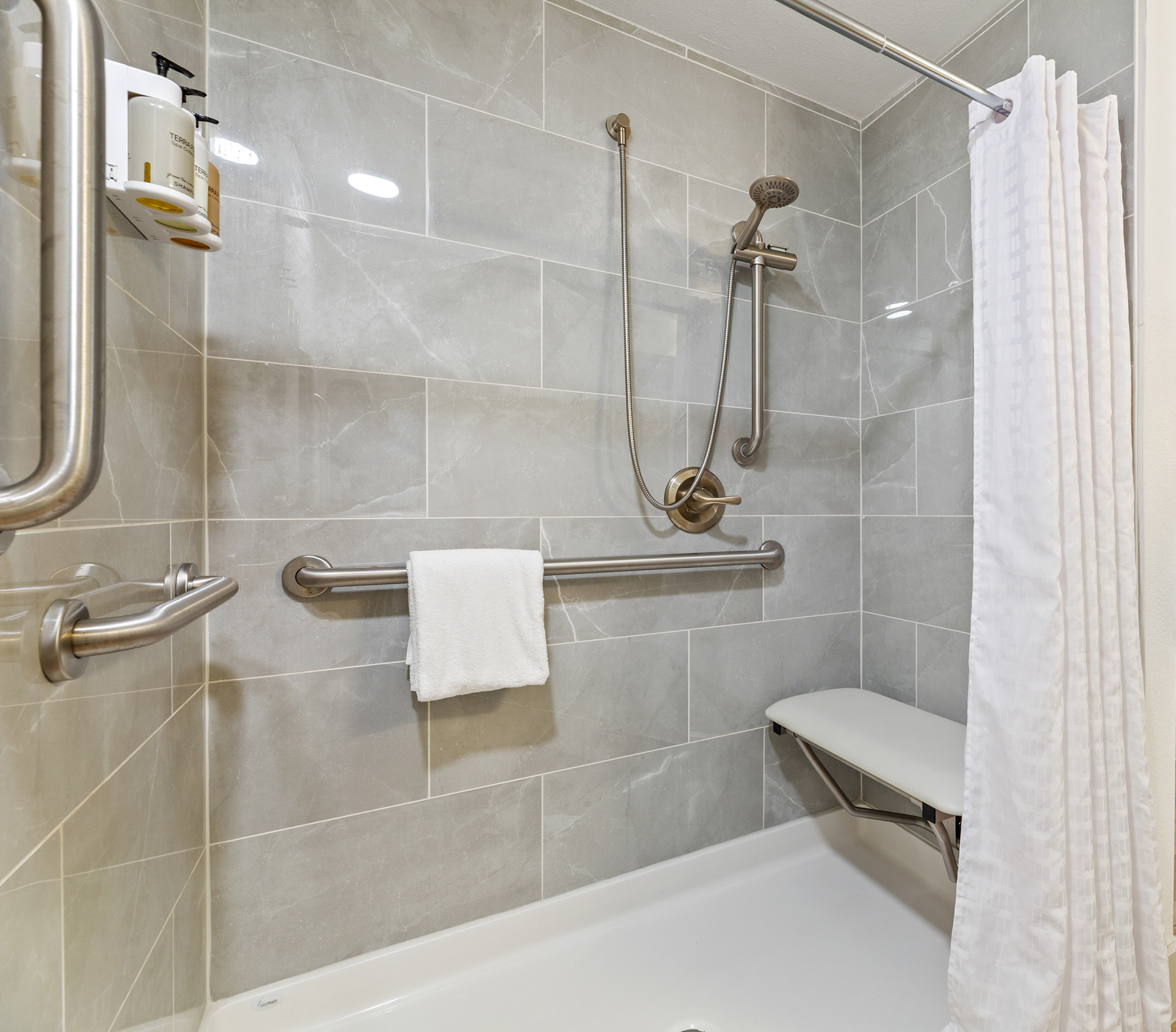 70-SQFT-7277-shower1